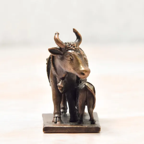 _1.75_inches,_Handmade_Copper_Cow_and_Calf_|_Kamadenu_|_Hasu_Karu_Idol,_150_Grams_,_Patina_Antique_Finish_,_Pack_of_1_Piece