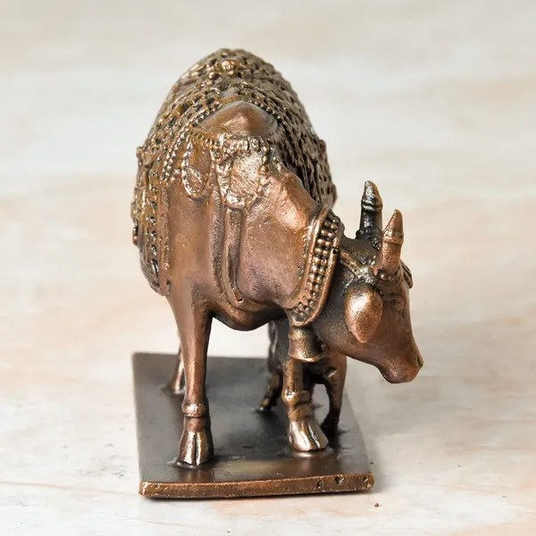 _2.5_inches,_Handmade_Copper_Cow_and_Calf_|_Kamadenu_|_Hasu_Karu_Idol,_650_Grams_,_Patina_Antique_Finish_,_Pack_of_1_Piece