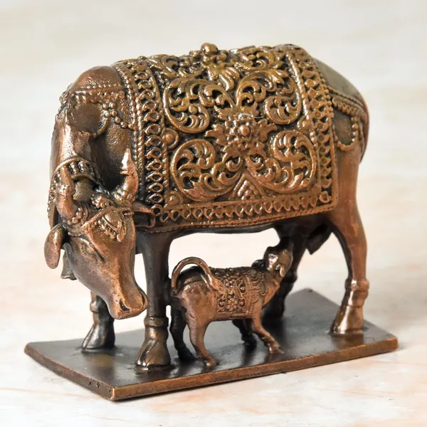 _2.5_inches,_Handmade_Copper_Cow_and_Calf_|_Kamadenu_|_Hasu_Karu_Idol,_650_Grams_,_Patina_Antique_Finish_,_Pack_of_1_Piece
