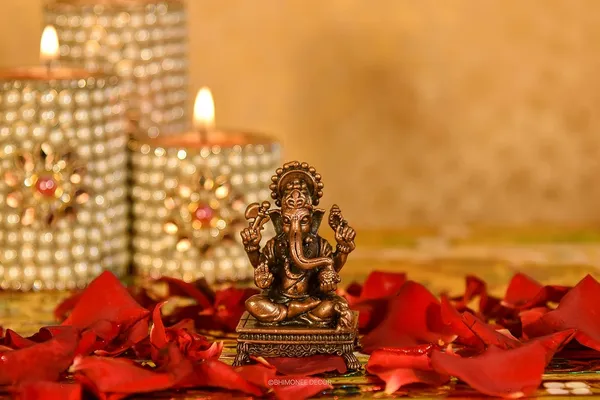 Decor_Copper_Handmade_Small_Ganesha_2.4_inches_Sitting_Idol_Statue_Showpiece_for_Home_Temple_Decor_II_Car_Dashboard_Decor_II_Office_Desk_II_Nice_Gift_Ideal_for_Good_Luck_Wishes_II
