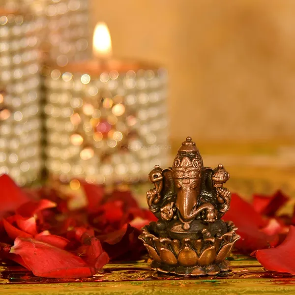 Decor_Copper_Handmade_Lotus_Ganesha_2_inches_Sitting_Idol_Statue_Showpiece_for_Home_Temple_Decor_II_Office_Desk_II_Nice_Gift_Ideal_for_Good_Luck_Wishes_II