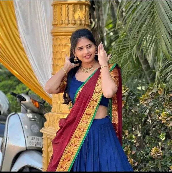 Kanjivaram_Silk_Zari_Half_Saree_Lehenga_With_Blouse_Along_With_Banarsi_Silk_Dupatta