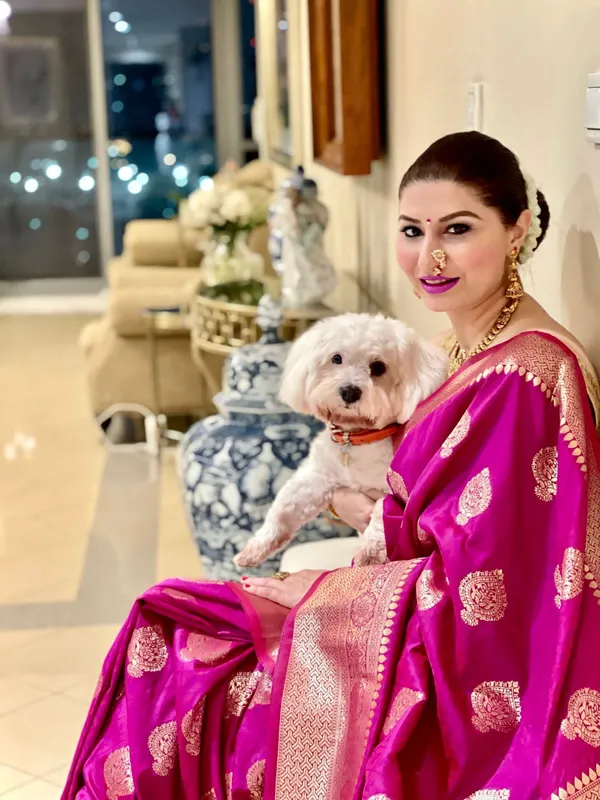 Pink_Bell_Woven_Kanjivaram_Banarasi_Jacquard_Sari