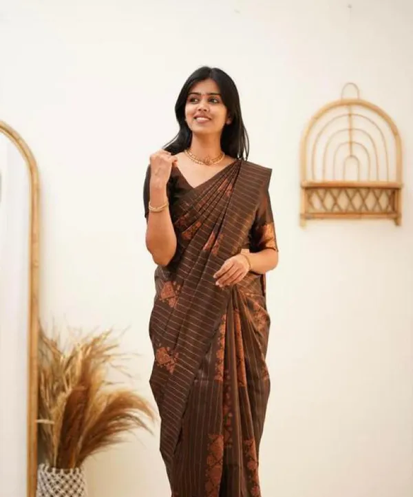 Brown_Woven_Kanjivaram_Banarasi_Jacquard_Sari