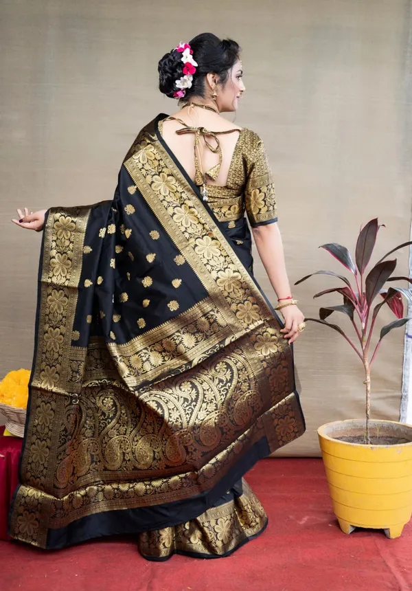 Woven_Kanjivaram_,_Banarasi_Jacquard_Saree