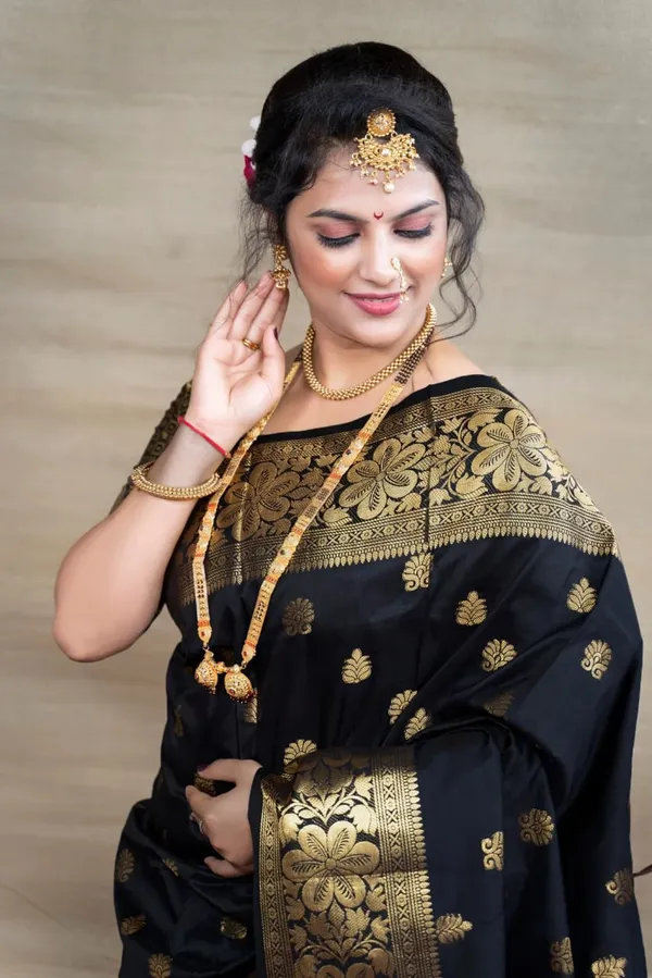 Woven_Kanjivaram_,_Banarasi_Jacquard_Saree