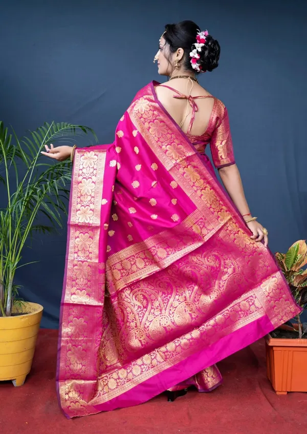 Woven_Kanjivaram_,_Banarasi_Jacquard_Saree