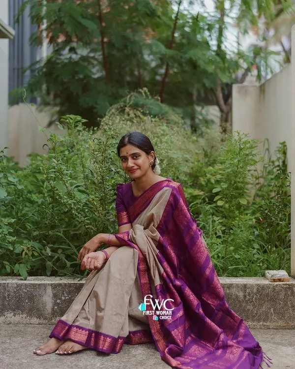 Woven_Kanjivaram,Banarasi_Jacquard_Soft_Silk_Saree