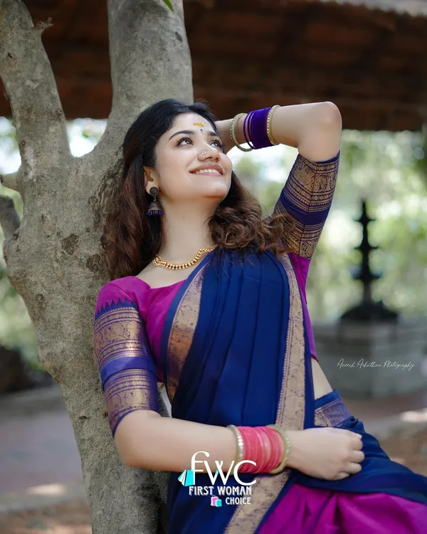 Kanjivaram_Silk_Zari_Half_Saree_Lehenga_With_Blouse_Along_With_Banarsi_Silk_Dupatta
