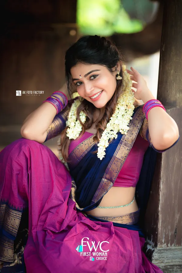 Kanjivaram_Silk_Zari_Half_Saree_Lehenga_With_Blouse_Along_With_Banarsi_Silk_Dupatta