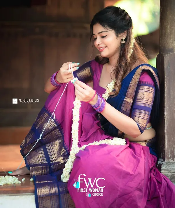 Kanjivaram_Silk_Zari_Half_Saree_Lehenga_With_Blouse_Along_With_Banarsi_Silk_Dupatta