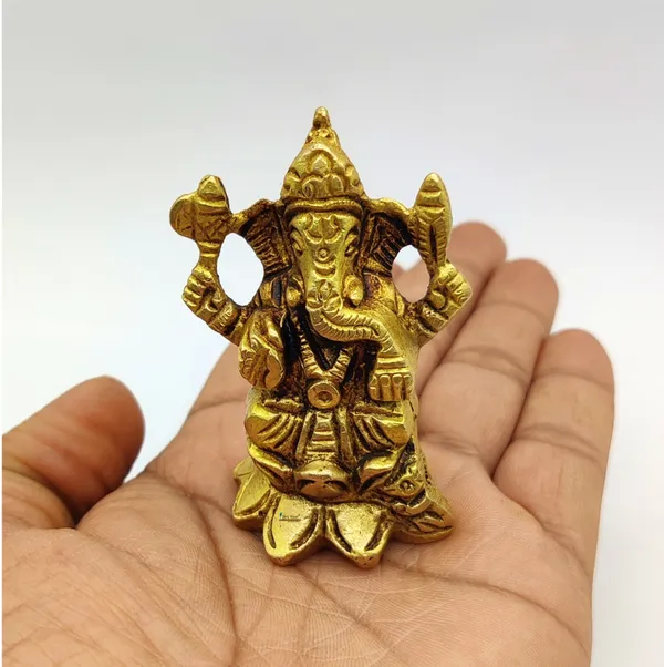 Brass_Lakshmi_Ganesh_Idol_For_Home_Office_Pooja_Golden