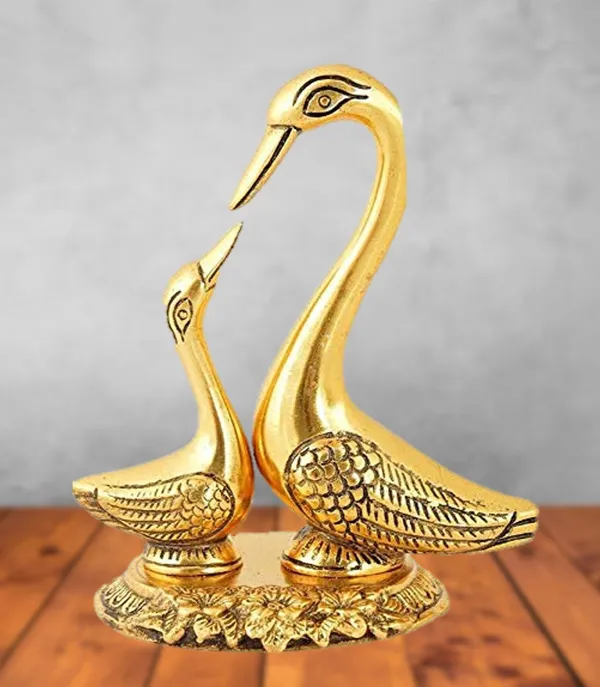 Love_swan_pair_for_good_luck_and_decor
