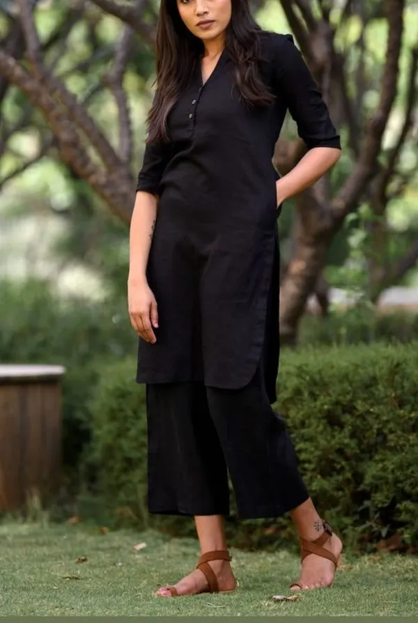Slub_Cotton_Black_In_Up_Down_Pattern