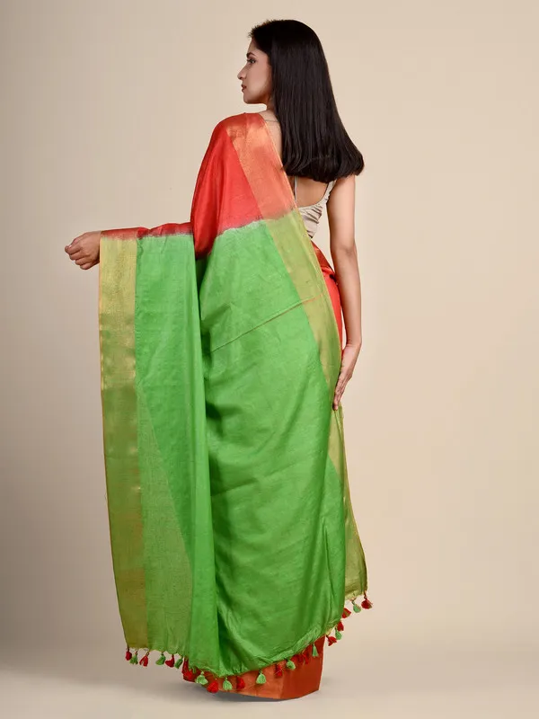 Munga_Tussar_Silk_Blend_Handloom_Two_Dye_Saree_with_Blouse_Piece(Red_&_Kelly_Green)