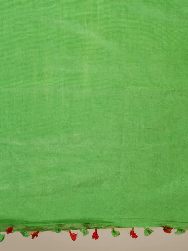 Munga_Tussar_Silk_Blend_Handloom_Two_Dye_Saree_with_Blouse_Piece(Red_&_Kelly_Green)