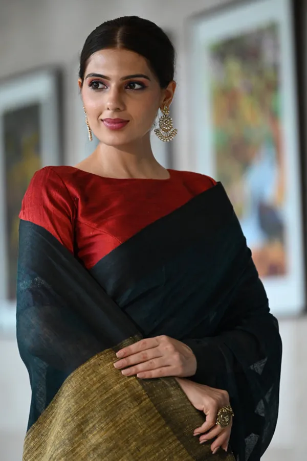Handloom_Bhagalpuri_Linen_Two_Dye_Saree_with_Ghicha_Pallu_for_women's_(Midnight_Blue_&_Green)