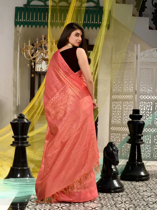 Zig-Zag_Pallu_with_Designer_Motif_Bhagalpuri_Saree_(Froliy_Pink)