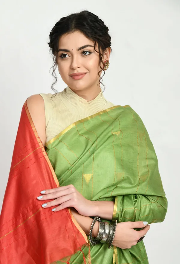 Two_Dye_Handloom_Bhagalpuri_Striped_Semi_Tussar_Silk_Temple_Motif_Saree_(Olivine_Green_&_Tereracota_Red)