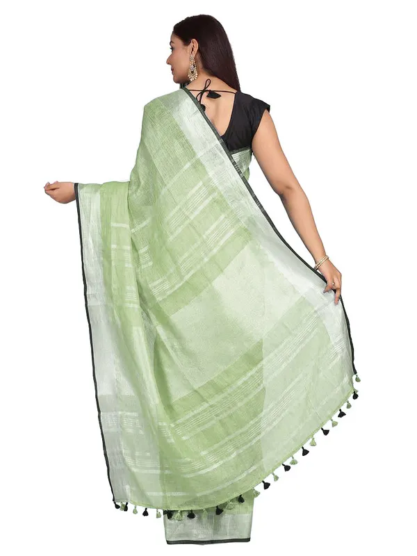 Pistachio_Green_women's_Bhagalpuri_Blend_Linen_Saree_With_Black_Pipine_Contrast_Blouse_Piece