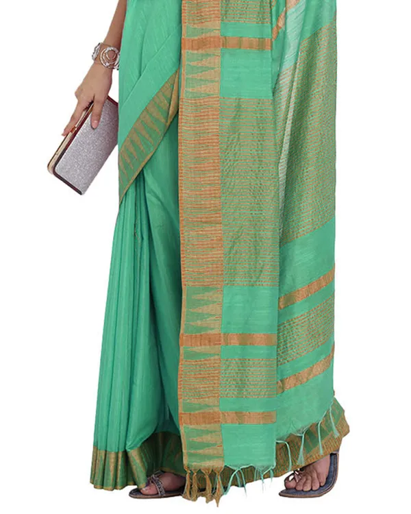 Paris_Green_women's_Bhagalpuri_Handloom_Kota_Silk_Temple_Border_Saree_And_Variation_Of_Colors_With_Striped_Blouse_Piece