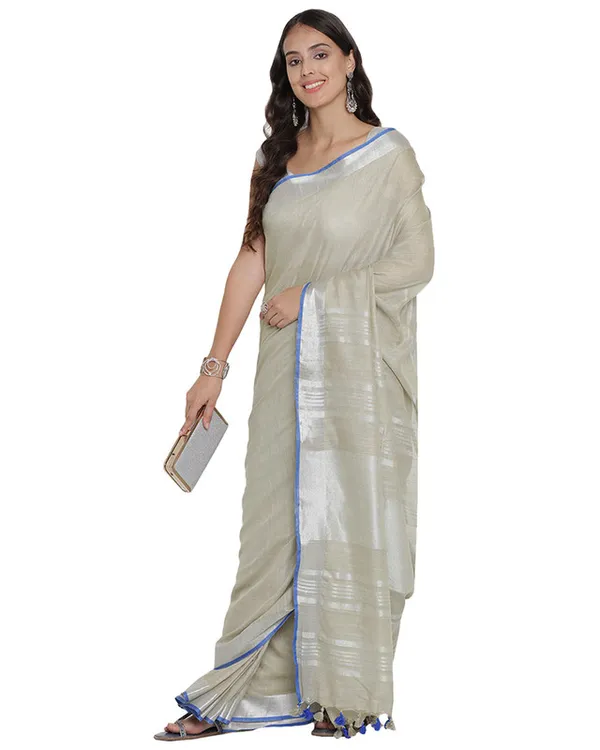 Albaster_Grey_women's_Bhagalpuri_Handloom_Cotton_Linen_Blend_Saree_With_Contrast_Unstiched_Blouse_Piece