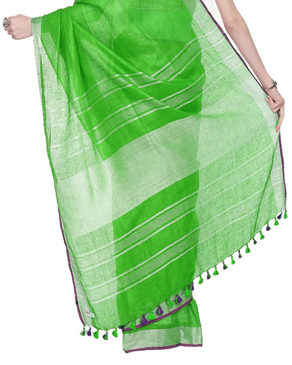 Kelly_Green_women's_Bhagalpuri_Handloom_Cotton_Linen_Blend_Saree_With_Contrast_Unstiched_Blouse_Piece