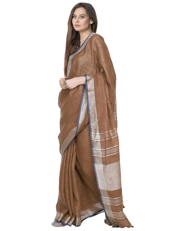Brown_women's_Bhagalpuri_Handloom_Cotton_Linen_Blend_Saree_With_Contrast_Unstiched_Blouse_Piece