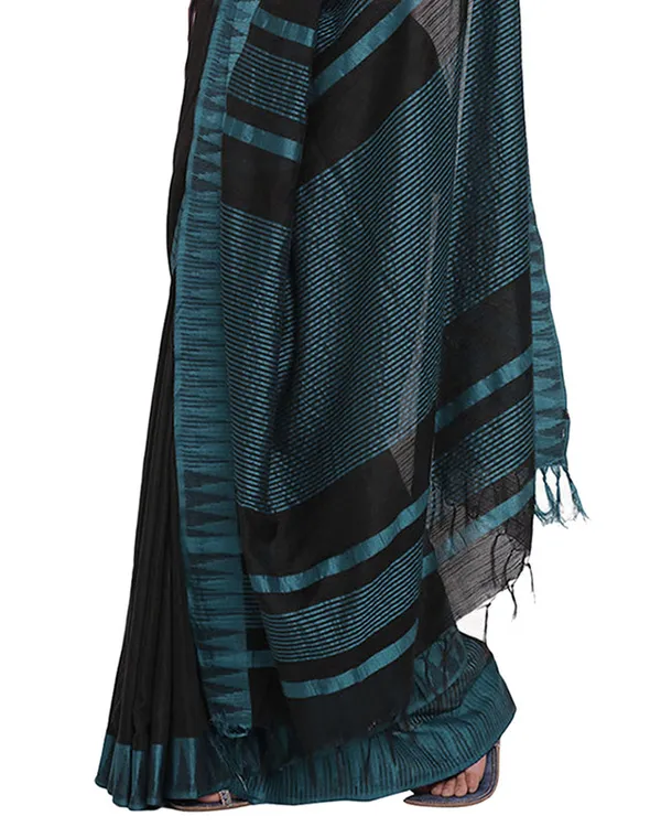Black-Cyan_women's_Bhagalpuri_Handloom_Katan_Viscous_Silk_Temple_Border_Saree_Ethnic_Wear_With_Running_Unstitched_Striped_Blouse_Piece