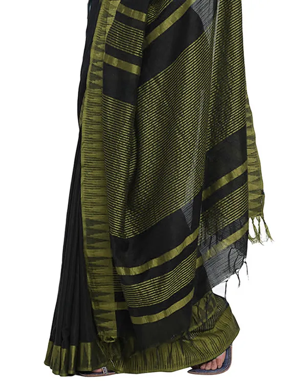Black-Olive_Green_women's_Bhagalpuri_Handloom_Katan_Viscous_Silk_Temple_Border_Saree_Ethnic_Wear_With_Running_Unstitched_Striped_Blouse_Piece