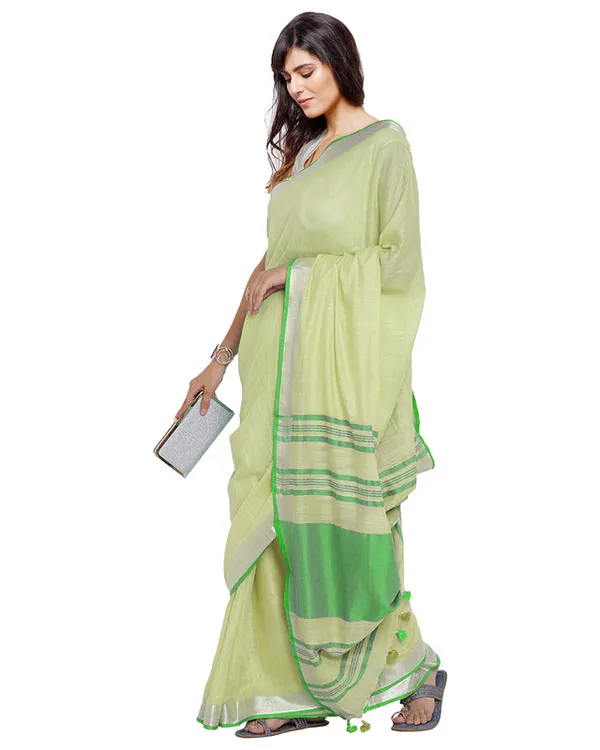 Mindaro_Green-Green_women's_Bhagalpuri_Handloom_Cotton_Linen_Blend_Contrast_Pallu_Saree_And_Unstitched_Contrast_Blouse_Piece
