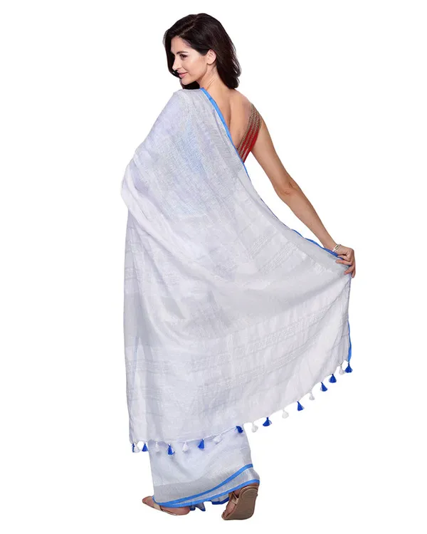 Cyan_women's_Bhagalpuri_Handloom_Linen_Cotton_Blend_White_Saree_With_Silver_Zari_Border_And_Contrast_Unstitched_Blouse_Piece