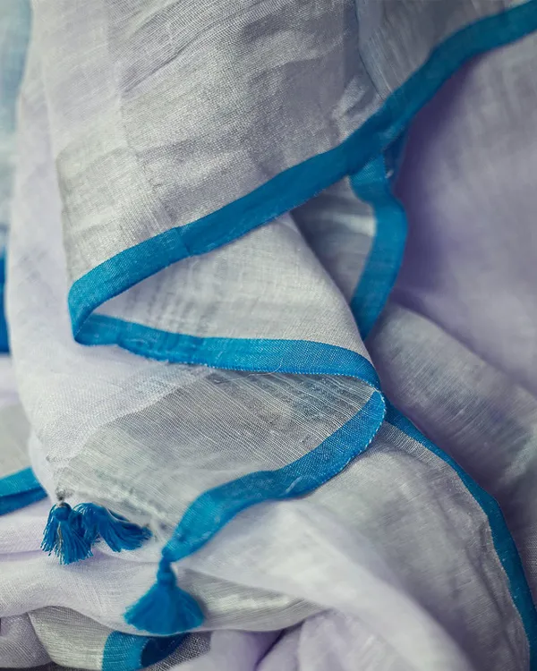 Cyan_women's_Bhagalpuri_Handloom_Linen_Cotton_Blend_White_Saree_With_Silver_Zari_Border_And_Contrast_Unstitched_Blouse_Piece