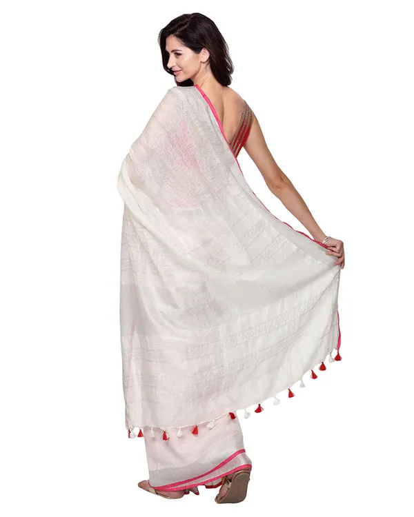 Bhagalpuri_Handloom_Linen_Cotton_Blend_White_Saree_With_Silver_Zari_Border_And_Contrast_Unstitched_Blouse_Piece