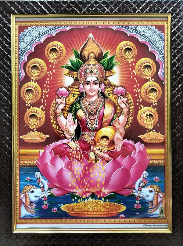 Hindu_Goddess_Dhanalakshmi_Photo_with_Wooden_Frame_(Multicolour,_8_x_12_Inch)_,Wall_Mount