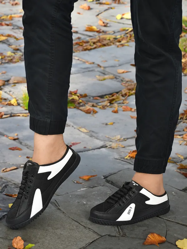 ComfortWave_Trendy_Mules_Daily_Wears_Black_Casual_Shoes