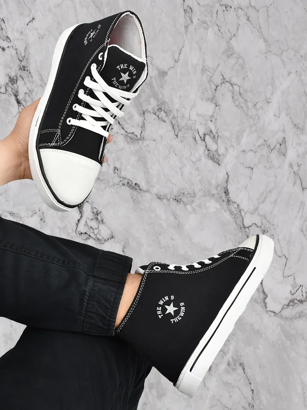 Collection_of_Trendy_&_Stylish_Casual_Sneakers_Shoes_for_men