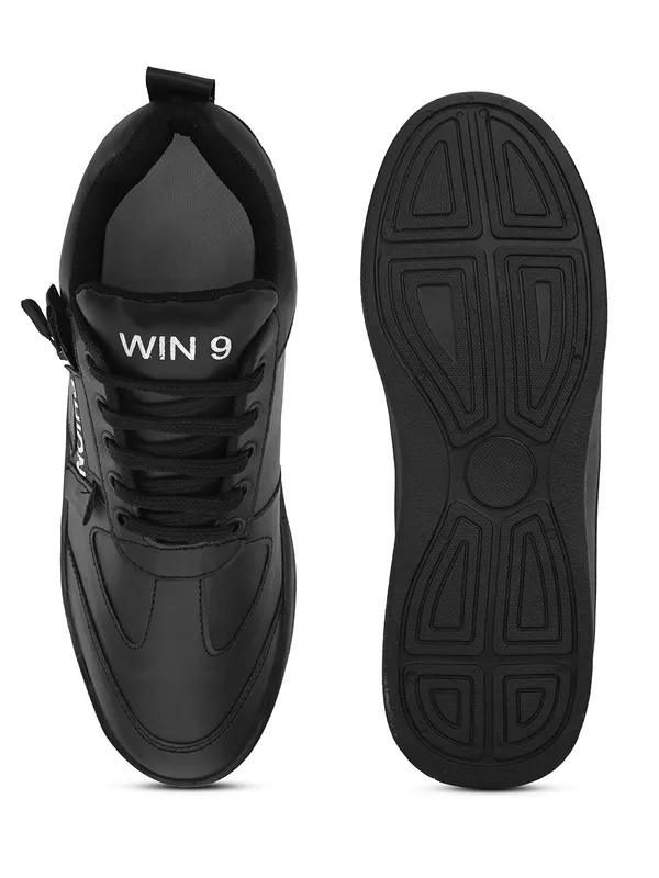 MEN'S_STYLIST_VERY_COMFORTABLE_SPORTS_SHOES
