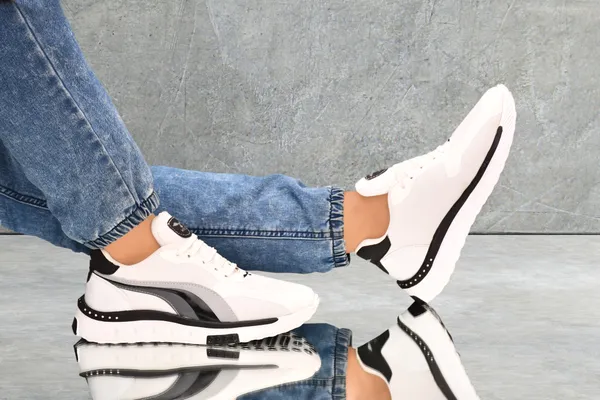 Men_Lightweight_Trendy_Walking_Sneaker_(White)