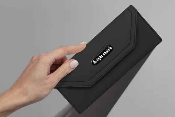 Casual_Black_Clutch_For_Women