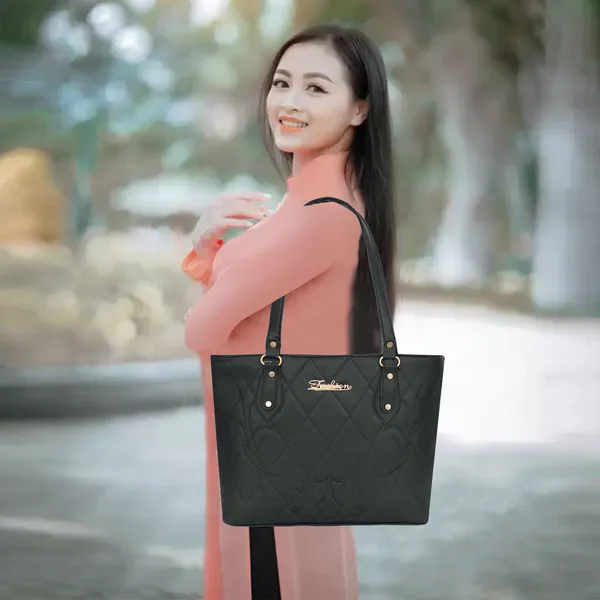 Women_Black_Handbag_For_Women