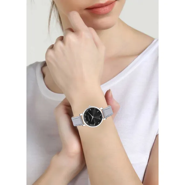 Leather_Strap_Analog_Watch_|_Tasteful_Richness_Of_Design_|_Designer_Analog_Watches_For_Her