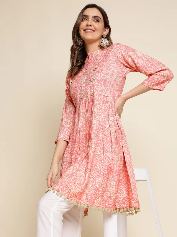 Women_White_Regular_Printed_Floral_Tops