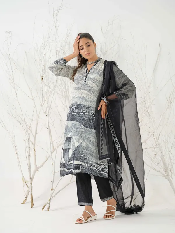 Black_&_White_Tribal_Printed_Straight_Kurta_and_Trousers_With_Dupatta