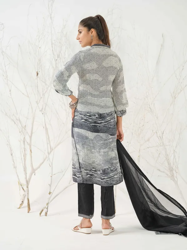 Black_&_White_Tribal_Printed_Straight_Kurta_and_Trousers_With_Dupatta