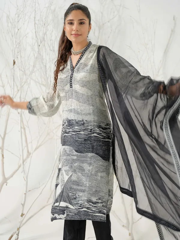 Black_&_White_Tribal_Printed_Straight_Kurta_and_Trousers_With_Dupatta