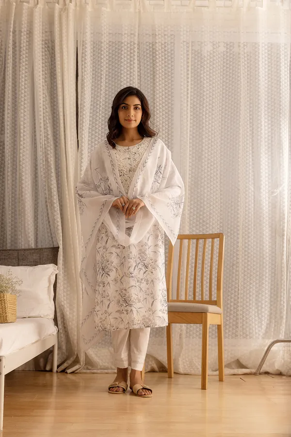 Women_Pink_A-Line_Sequinned_Kurta_and_Trousers_With_Dupatta