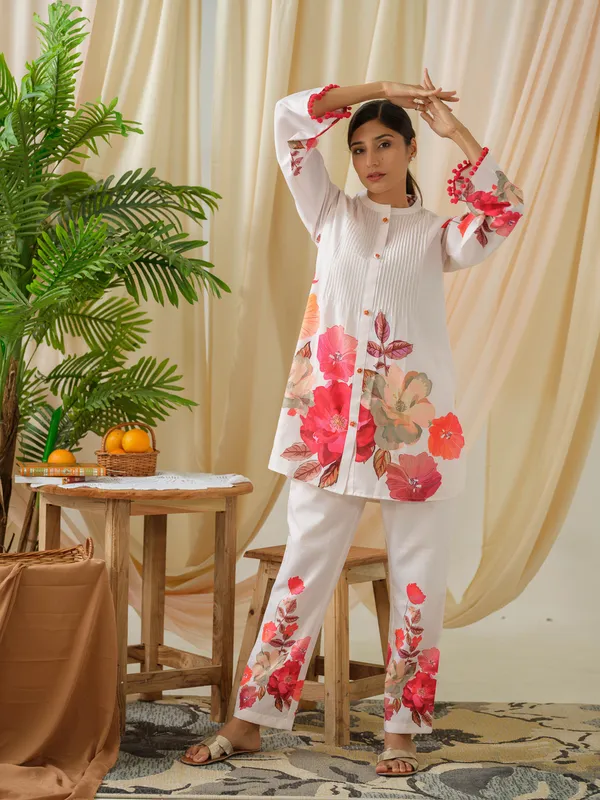 Women__White_Floral_Printed_Tunic_and_Trousers