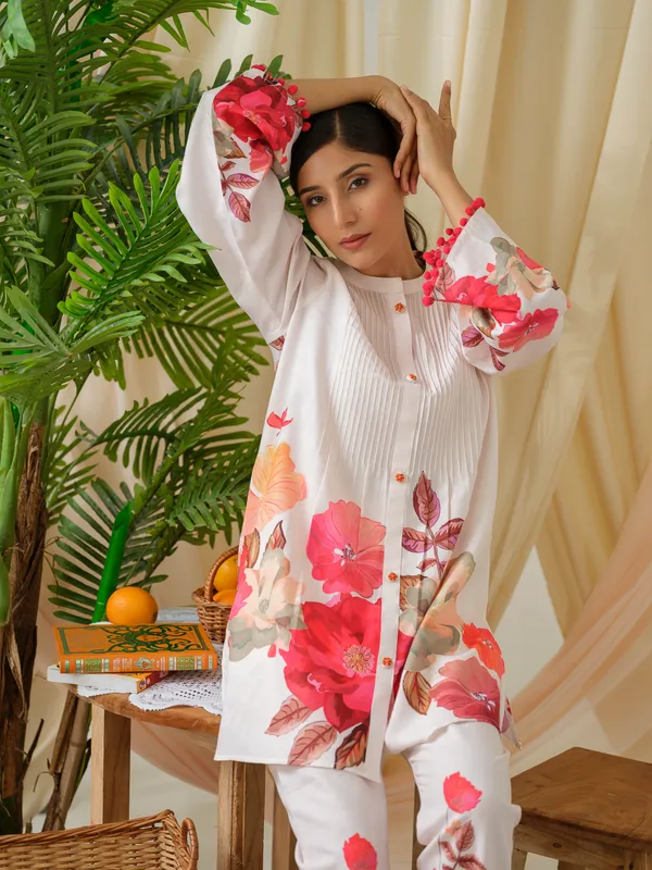 Women__White_Floral_Printed_Tunic_and_Trousers