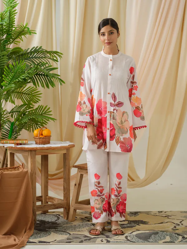 Women__White_Floral_Printed_Tunic_and_Trousers